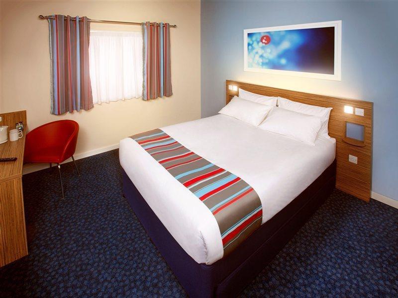 Travelodge Manchester Central Arena Exterior photo