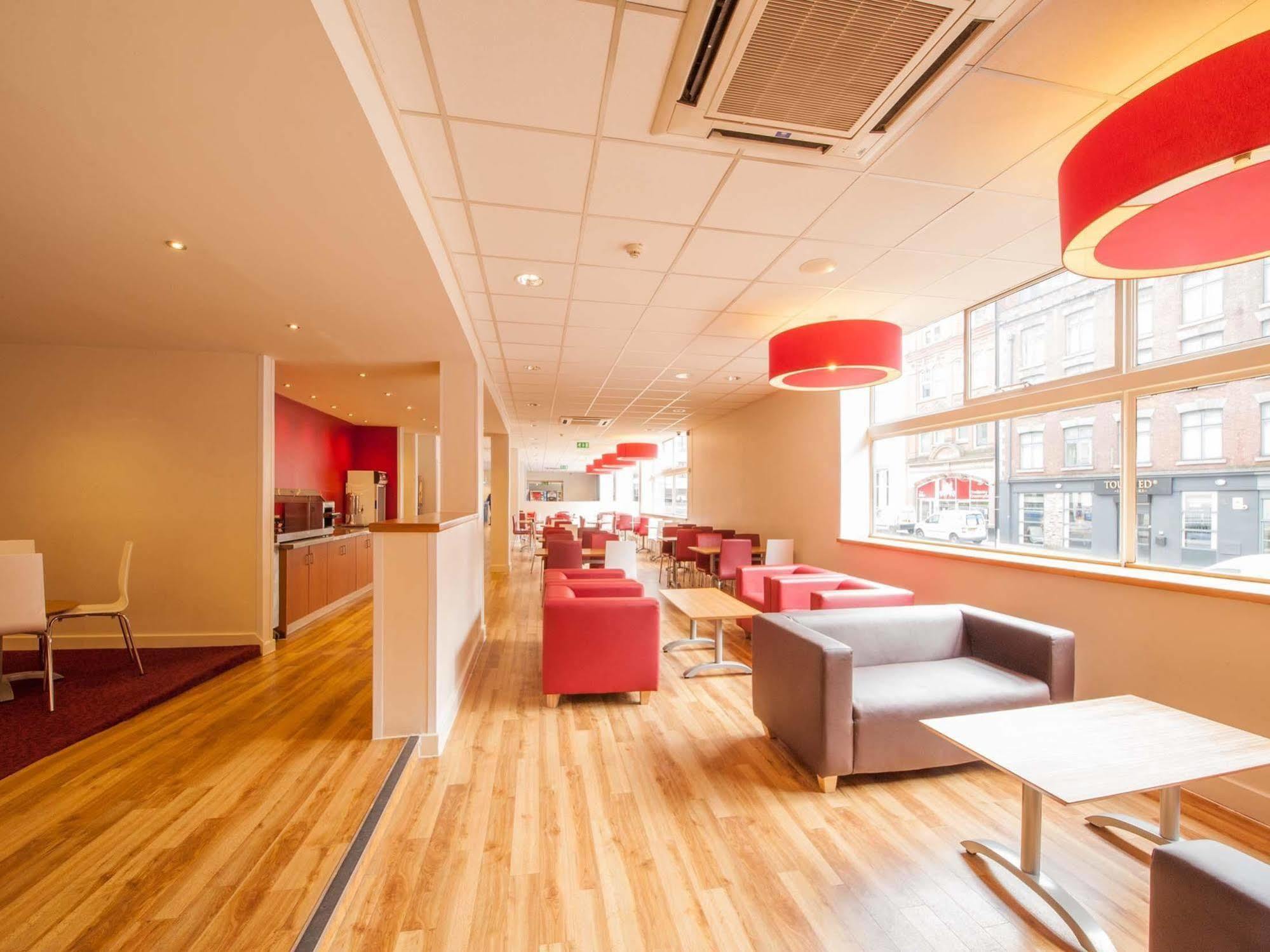 Travelodge Manchester Central Arena Exterior photo